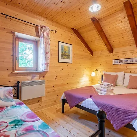 Vikendica Amazing In With Sauna